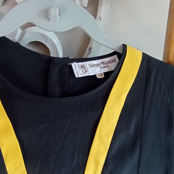 Vintage Geometric Flowy Top - Picture 3 of 16